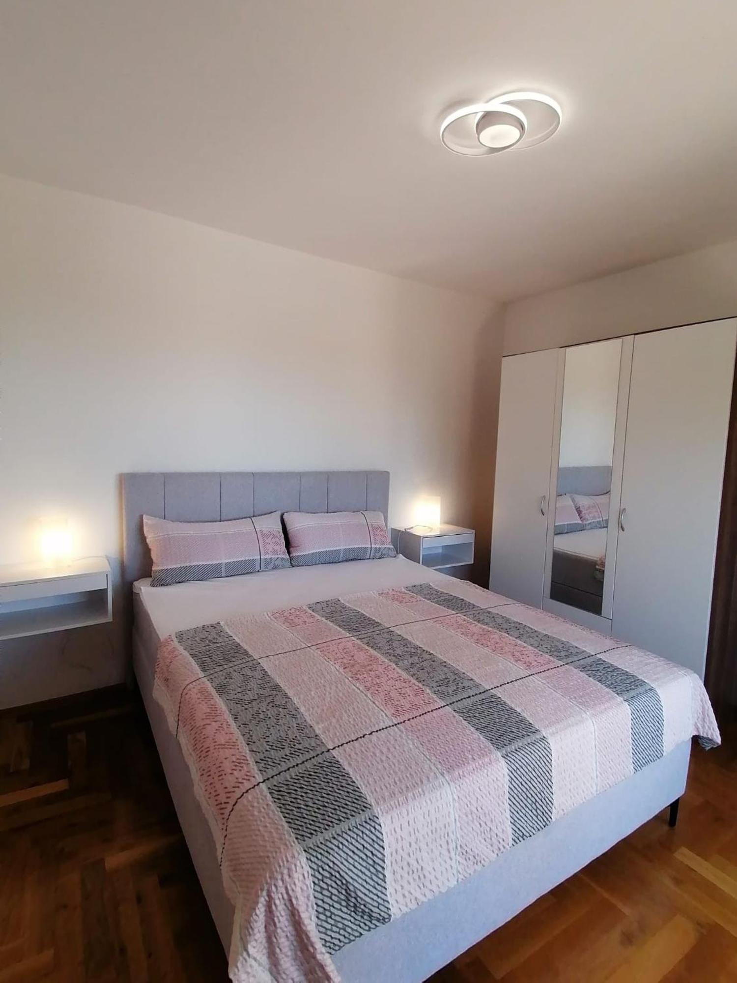 Apartment Cindy Ловран Экстерьер фото