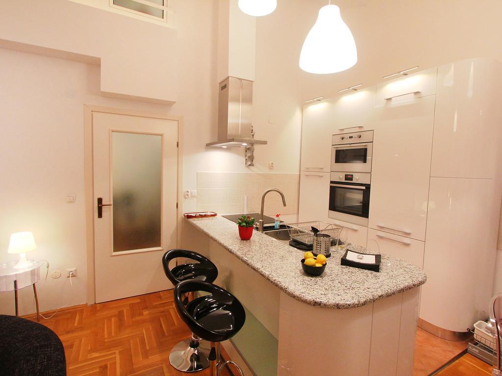 Apartment Cindy Ловран Экстерьер фото