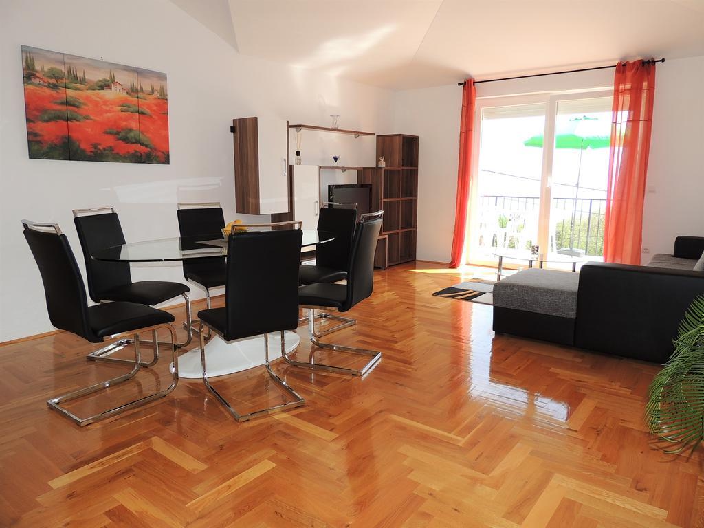 Apartment Cindy Ловран Экстерьер фото