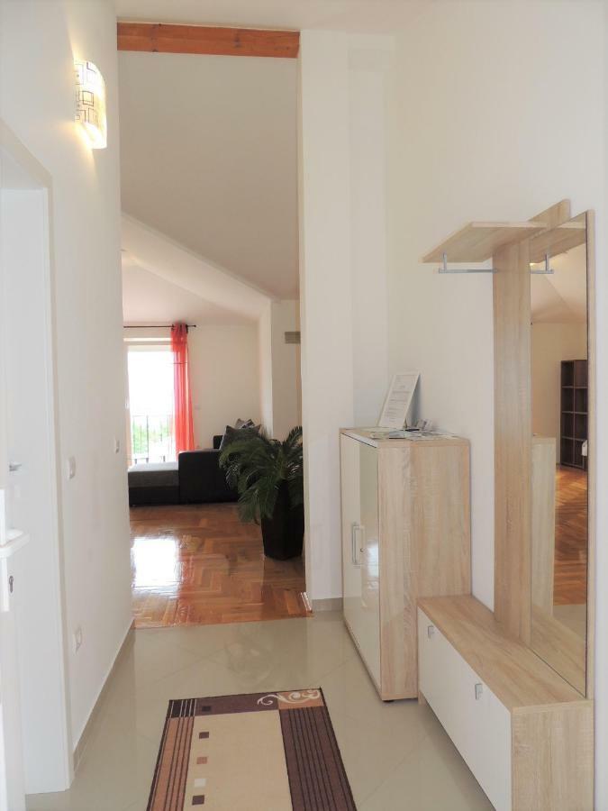 Apartment Cindy Ловран Экстерьер фото